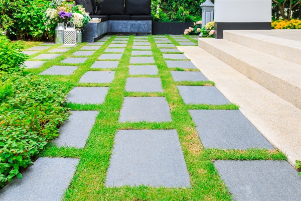 Understanding Hardscaping vs. Landscaping: Benefits and Differences